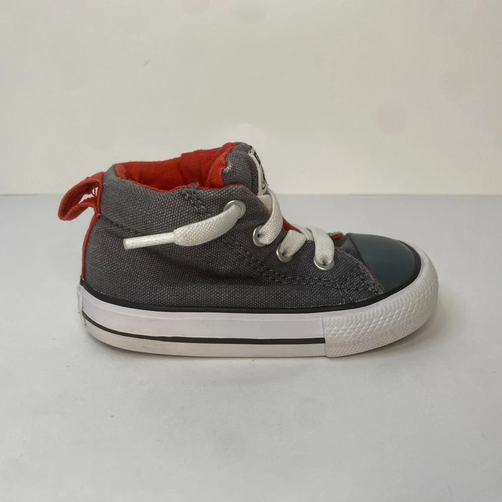 Converse All Star Chuck Taylor Toddler Shoes Unisex. Size 5. Excellent Condition